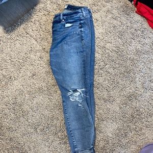 Women’s torrid mid rise skinny jeans